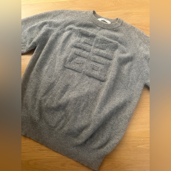 NWOT Givenchy cashmere 4G Crewneck Size Small - Picture 2 of 7